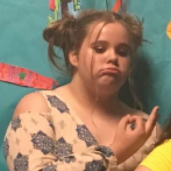 Meet your Posher, Chloe - Picture 1 of 1